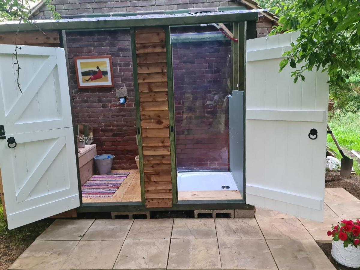 The Potting Shed Hotel Manuden Exterior photo